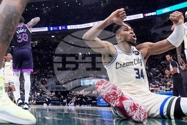 Timberwolves Bucks Basketball