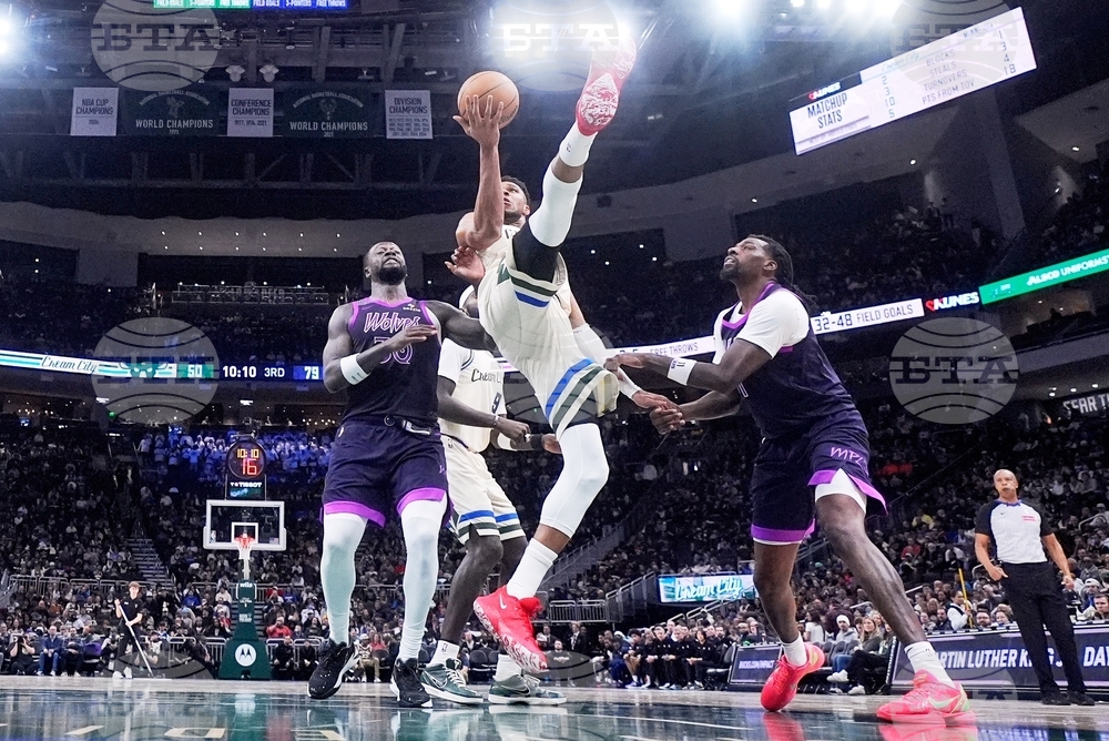 Timberwolves Bucks Basketball