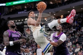 Timberwolves Bucks Basketball