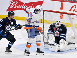 Islanders Jets Hockey