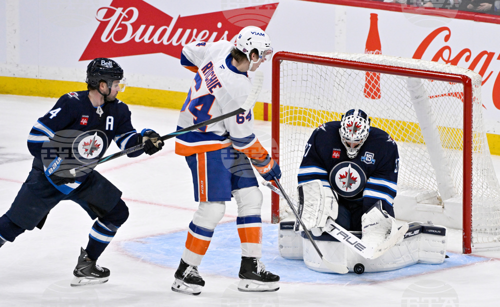 Islanders Jets Hockey
