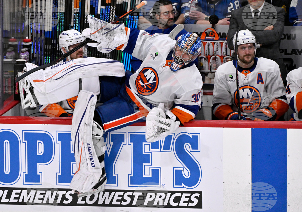 Islanders Jets Hockey