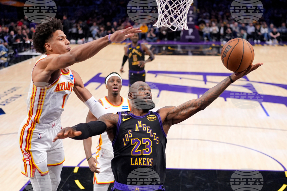 Hawks Lakers Basketball