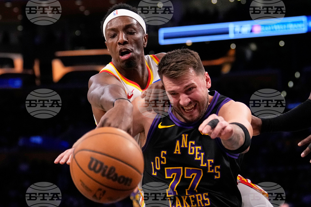 Hawks Lakers Basketball