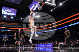 Hawks Lakers Basketball