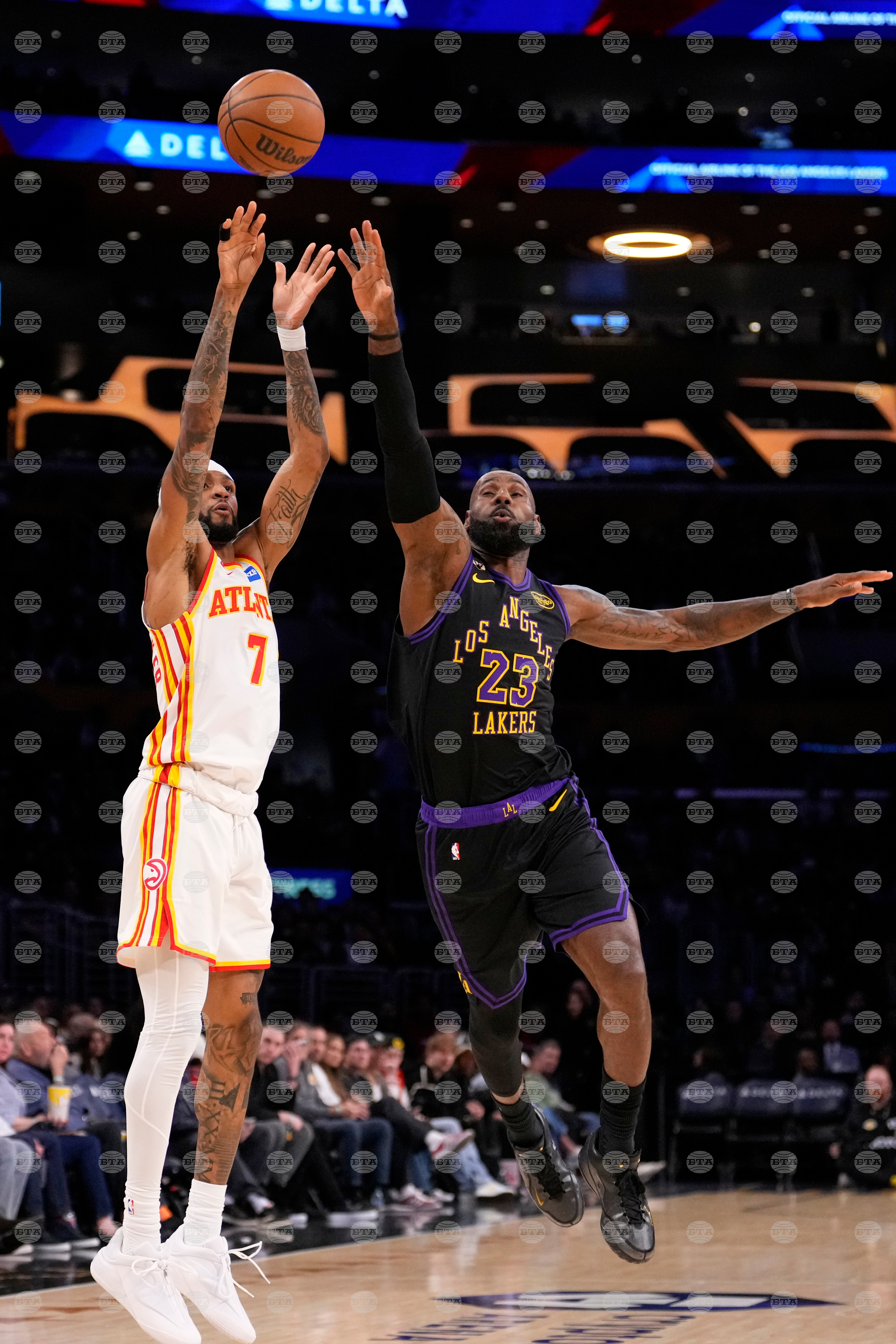 Hawks Lakers Basketball