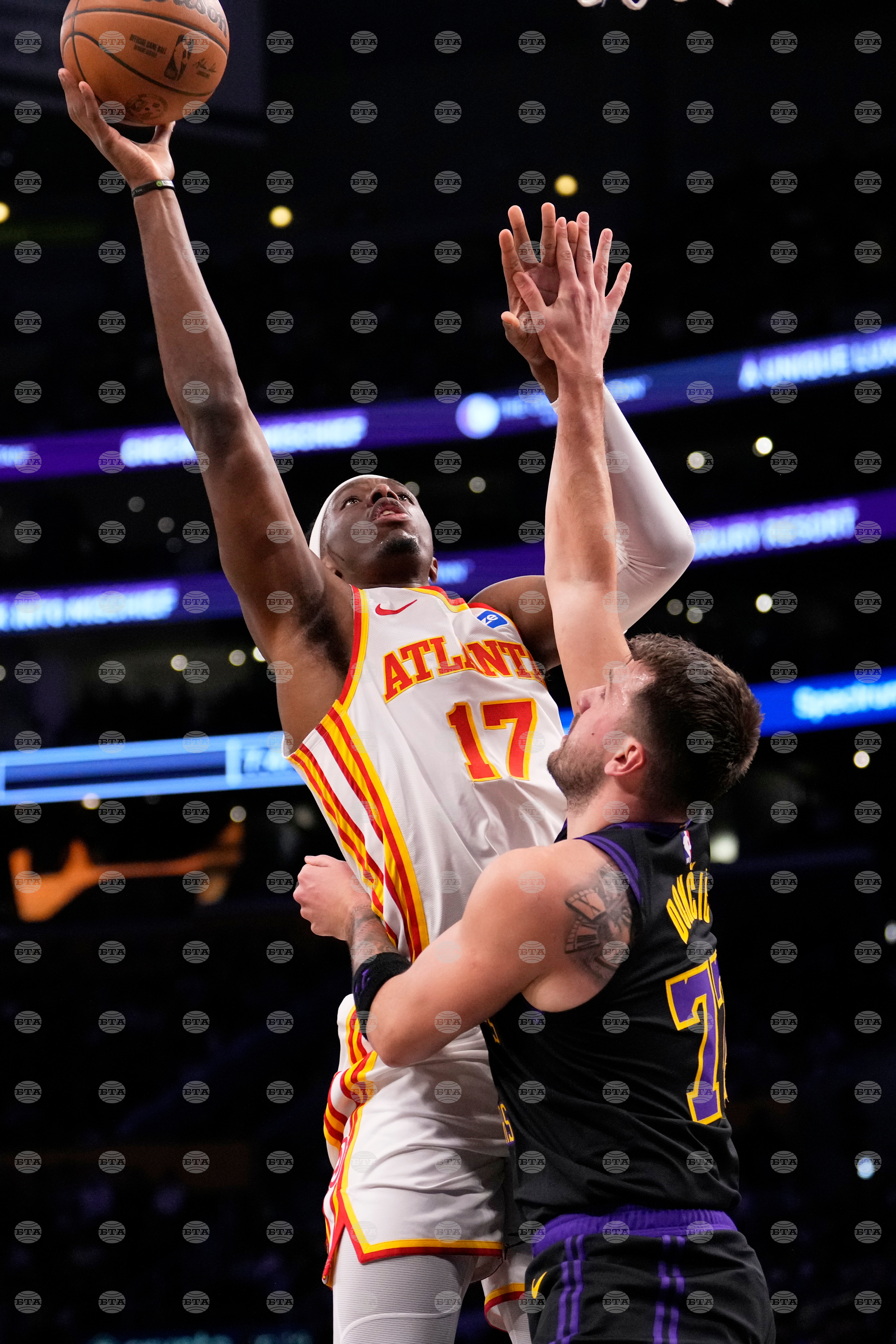 Hawks Lakers Basketball