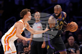 Hawks Lakers Basketball