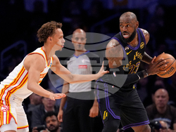 Hawks Lakers Basketball