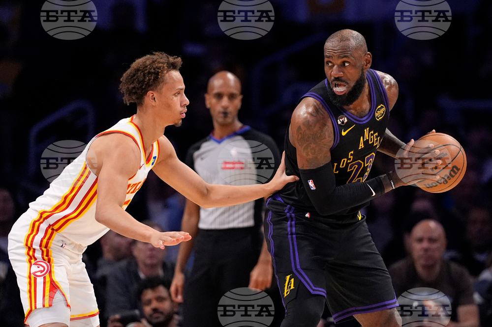 Hawks Lakers Basketball