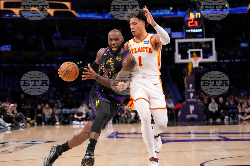Hawks Lakers Basketball