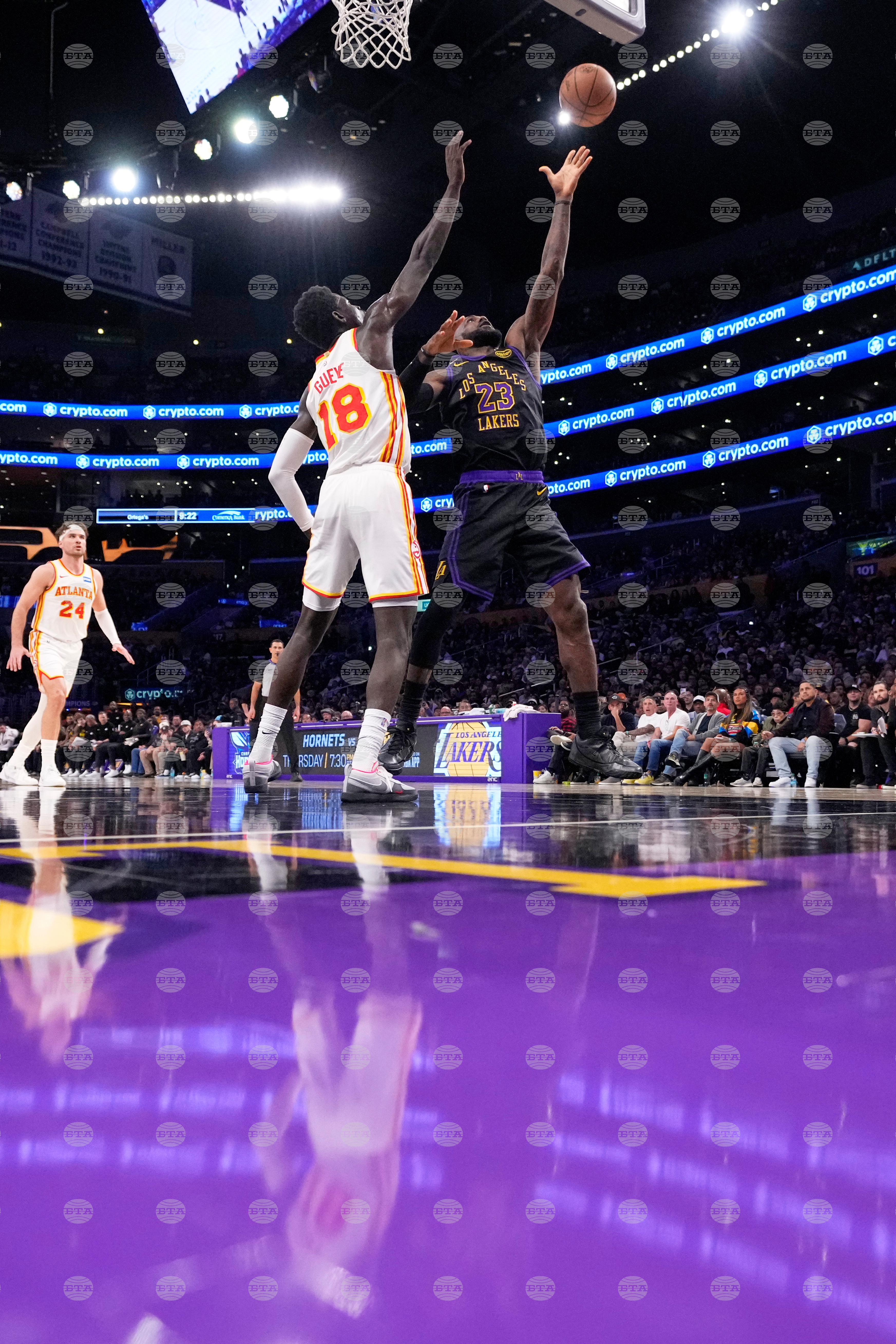 Hawks Lakers Basketball