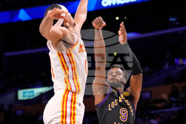 Hawks Lakers Basketball