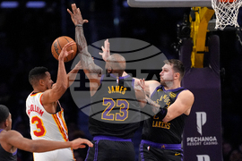 Hawks Lakers Basketball
