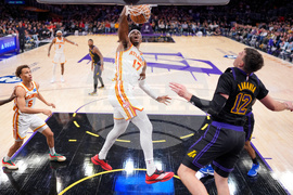 Hawks Lakers Basketball