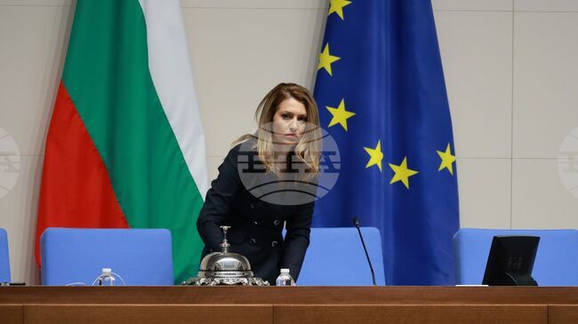 Нека в оставащото време да покажем конструктивен дух и добросъвестност, каза председателят на парламента Рая Назарян в началото на новата пленарна сесия