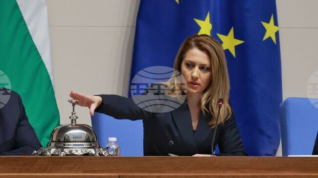 Parliament Chair Nazaryan Calls for Constructive, Diligent Approach at Start of New Plenary Session