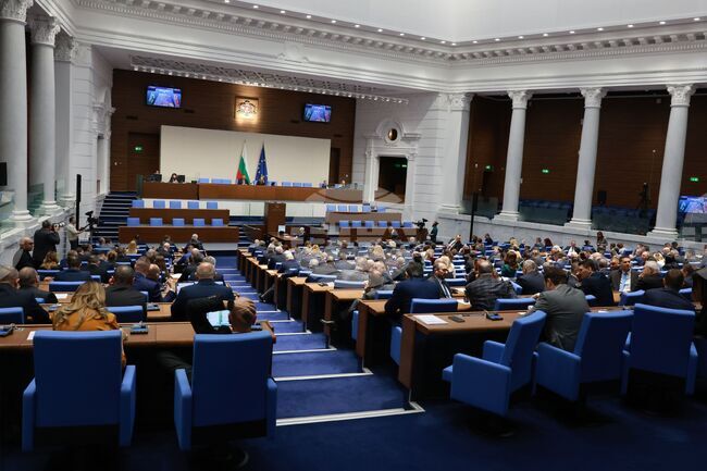 Депутатите ще обсъдят намаляване на лихвата по студентските кредити, предвижда програмата на парламента