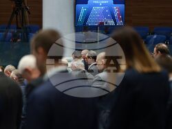 Парламент - нова пленарна сесия