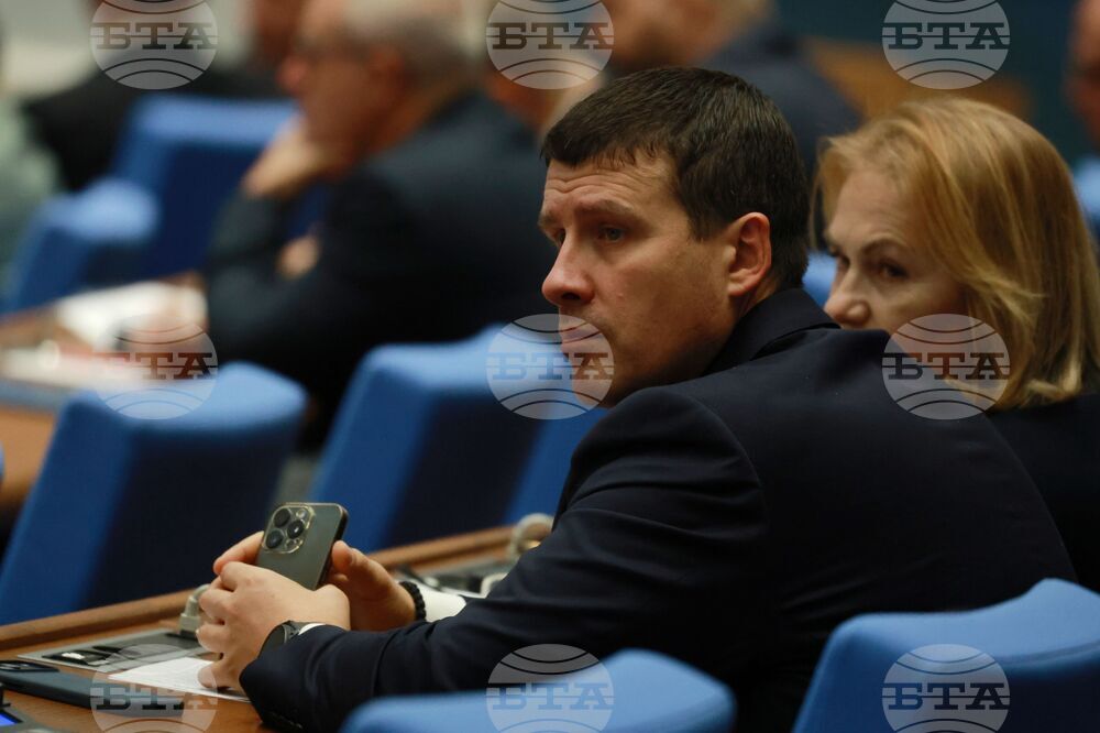 Парламент - нова пленарна сесия