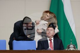 Парламент - нова пленарна сесия