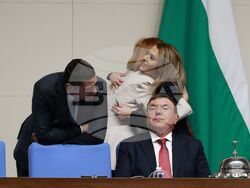 Парламент - нова пленарна сесия