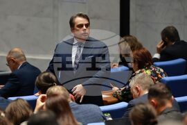 Парламент - нова пленарна сесия