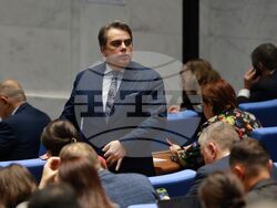 Парламент - нова пленарна сесия