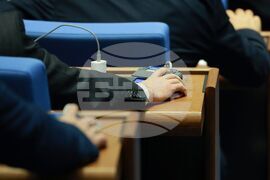 Парламент - нова пленарна сесия