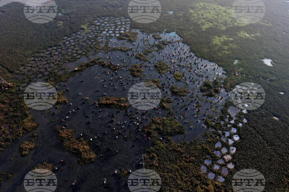 APTOPIX India Community Fishing