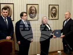 Президентство - ПП-ДБ - мандат за съставяне на правителство - връчване