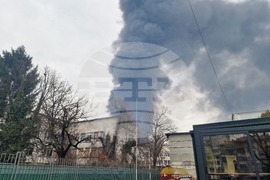 Гори пожар в склад за текстилни материали Н ул. "Акад. Ангел Балевски" в Троян