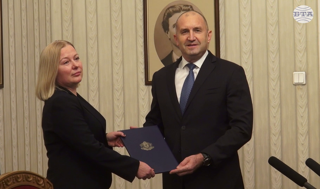 От ПП-ДБ върнаха неизпълнен мандата за съставяне на правителство веднага след като го получиха от президента