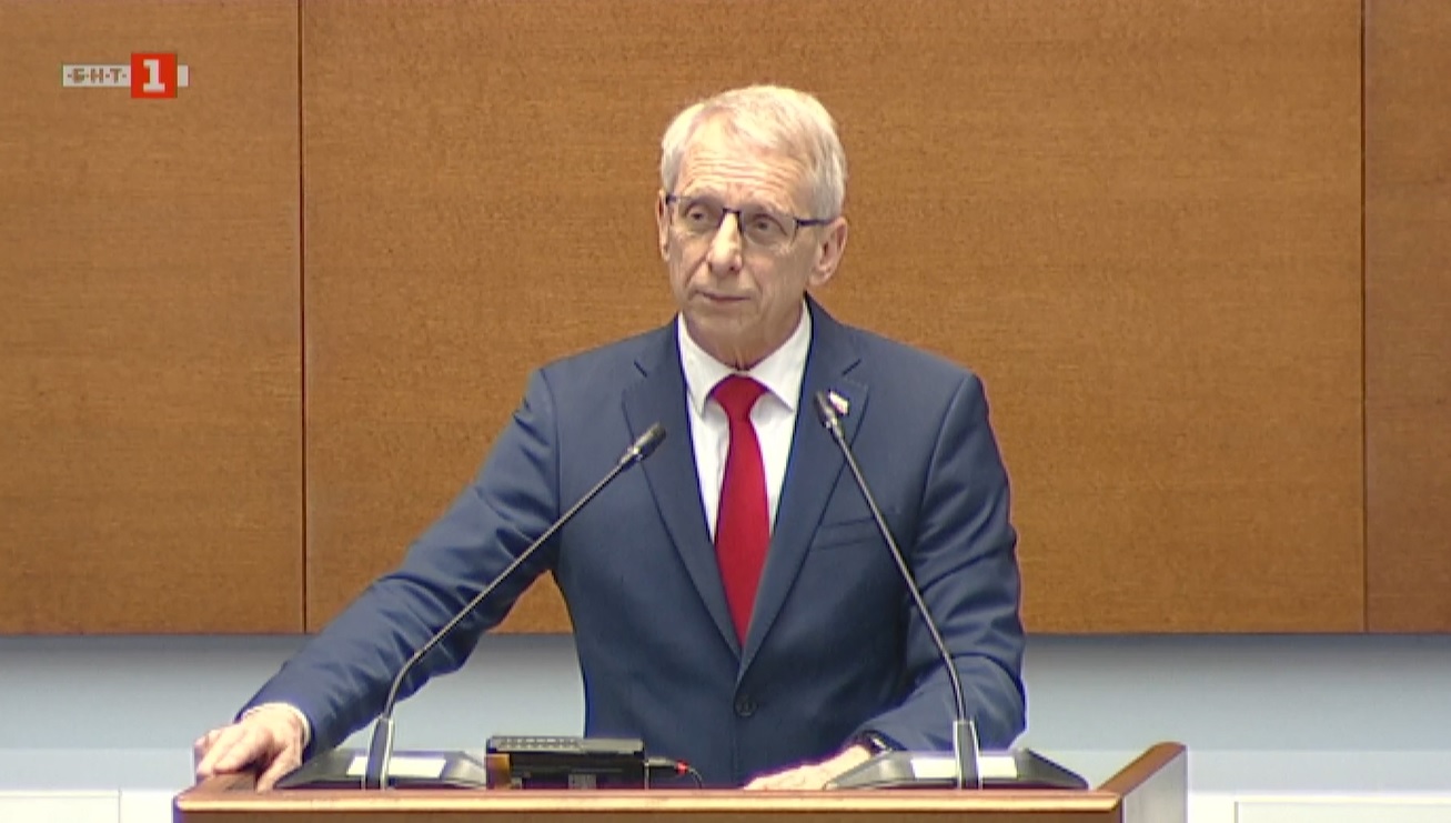 За промени в Изборния кодекс, 100% машинно гласуване и отстраняване на „незаконния главен прокурор" се обявиха от ПП-ДБ в декларация