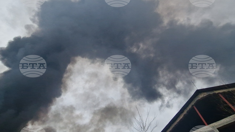 Трима души са загинали, а четирима са пострадали при пожари през последното денонощие