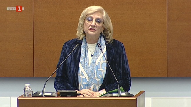 Нека довършим работата си с разум и уважение към хората, които са ни изпратили тук, каза от парламентарната трибуна Искра Михайлова от „ДПС – Ново начало“