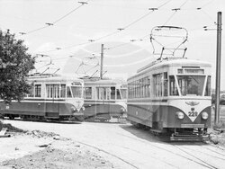 София (12 юни 1952) Нови трамваи, изработени по наша конструктивна разработка през 1951 г. и първите четириосни български мотриси тип "Република". Пресфото-БТА снимка: Виолета Попова/архив