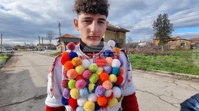 В Съединение днес обикалят сурвакари, спазвайки местният обичай Куди 