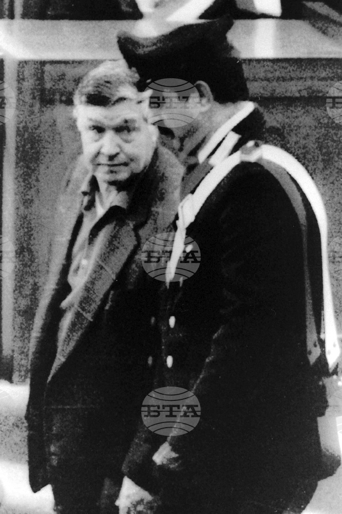 „Босът на босовете“ на Коза ностра Салваторе Риина е арестуван в Палермо на 15 януари 1993 г.