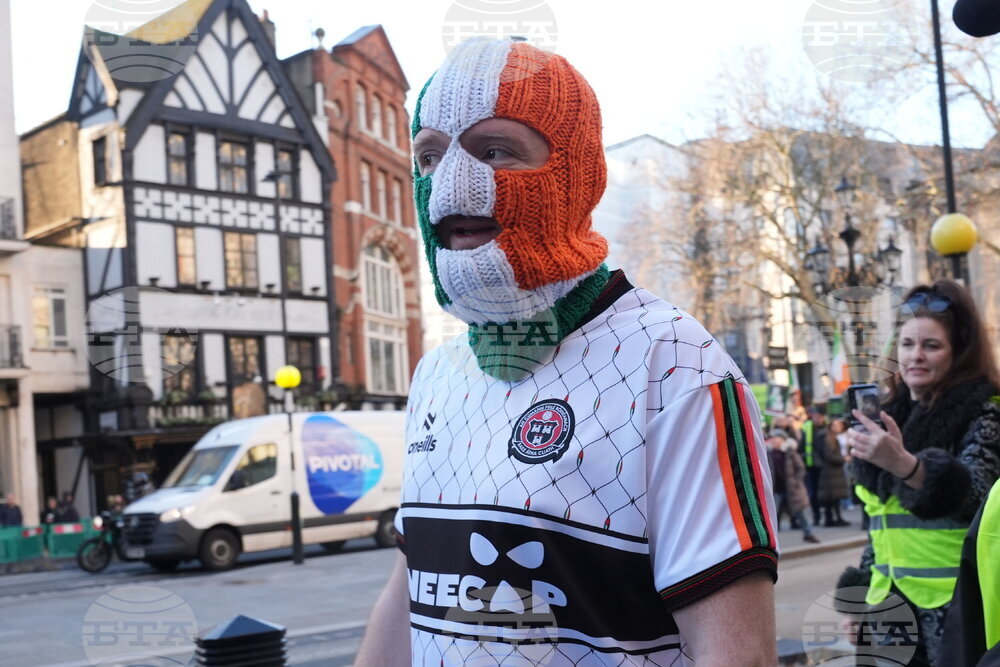 Britain Kneecap Charge