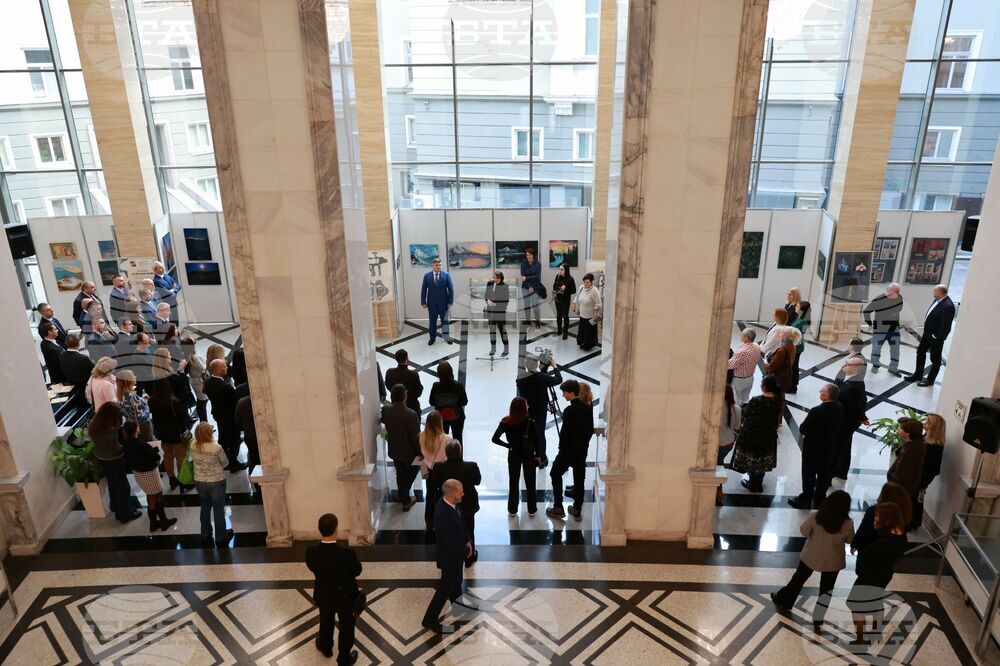 Народно събрание - изложба „Културни пътеки“