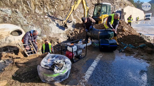 Заради авария на довеждащия водопровод от язовир „Пловдивци“ населени места в общините Мадан и Рудозем са без питейна вода