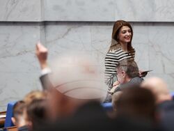 Парламент - нова пленарна сесия