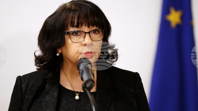 Процесът по въвеждане на еврото протича плавно и законосъобразно, каза Теменужка Петкова