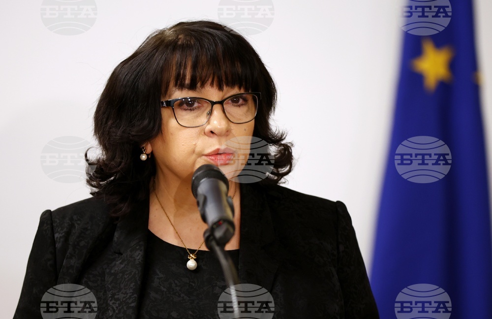 Outgoing Finance Minister Says Euro Adoption Process in Bulgaria Is Smooth and Lawful