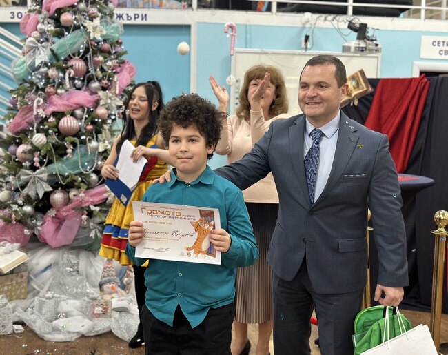  Община Русе: С над 200 прочетени книги 10-годишният Симеон Гюров стана най-четящото дете на Русе за 2025 г.