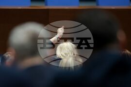 Парламент - нова пленарна сесия