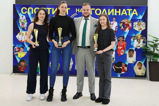 Зам.-министър Петър Младенов присъства на церемонията Спортист на годината на 166. СУ „Васил Левски“