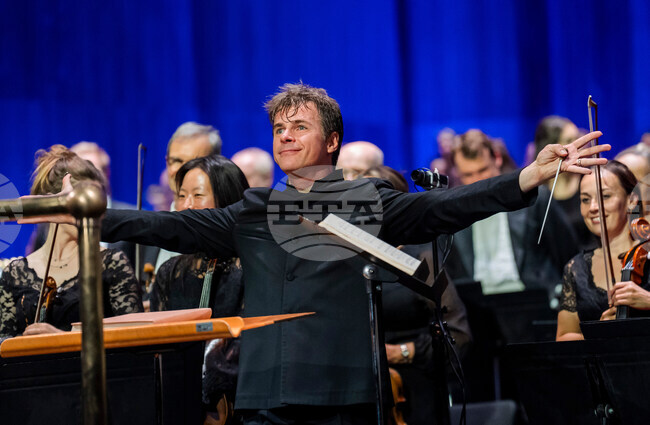 Royal Opera - Generation Change