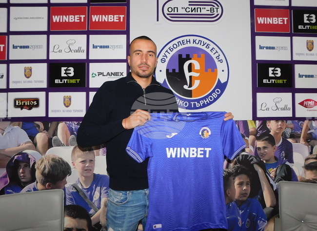 Етър привлече защитника Никола Борисов 